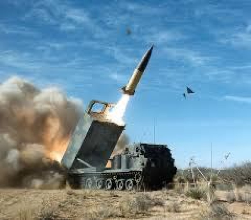 Stany Zjednoczone potajemnie dostarczyły Ukrainie rakiety dalekiego zasięgu ATACMS, włączając je w marcowy pakiet…