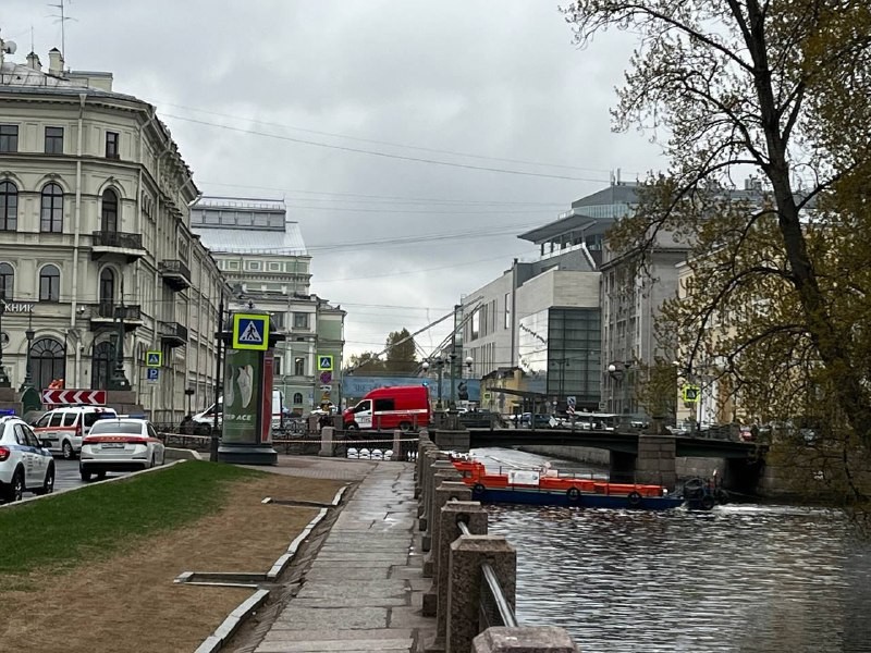 3 osoby zginęły, 6 zostało rannych w Petersburgu, gdy autobus spadł z mostu...